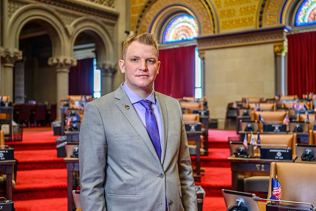 亚历山大·Patterson at internship with New York State Legislature